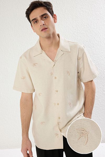 Trendyol Collection Καλοκαιρινό πουκάμισο με λινό κέντημα εκρού - κανονική εφαρμογή, κοντομάνικο TMNSS25GO00025
