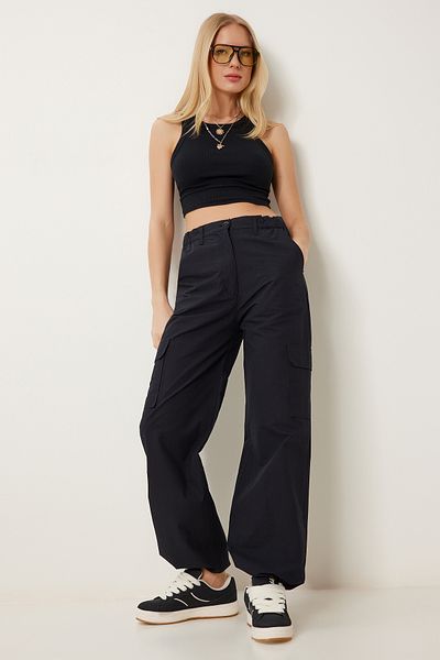 Happiness İstanbul Schwarze gewebte Cargohose mit Taschen für Damen MX00188