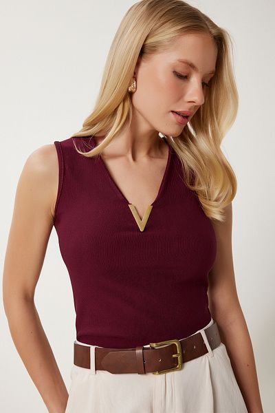 Happiness İstanbul Burgunderrote gerippte Strickbluse für Damen mit goldenen Accessoires ZV00308