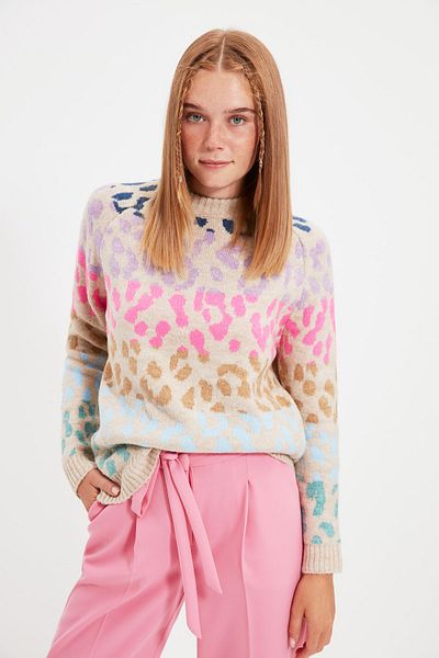 Trendyol Collection Sweter z miękkiej dzianiny z wzorem w panterkę i teksturą - Twoaw22Kz0427