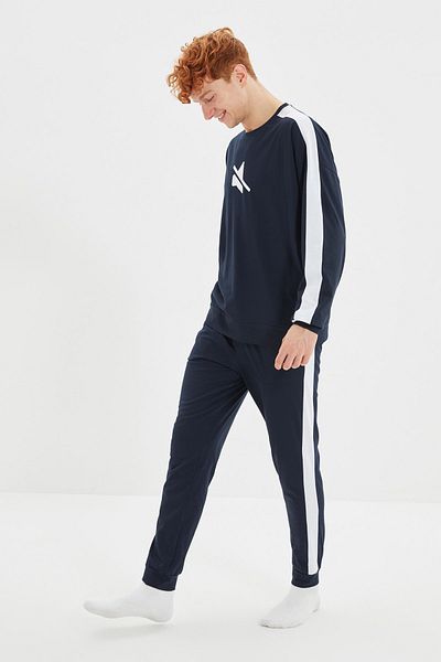 Trendyol Collection Námořnická modrá Regular Fit Pletená pyžamová souprava s potištěným proužkem THMAW21PT0681