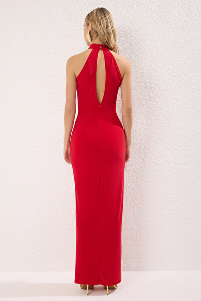 Trendyol Collection Červené detailní doplňky Pletené dlouhé stylové večerní šaty a šaty pro návrat domů TPRSS25AE00088