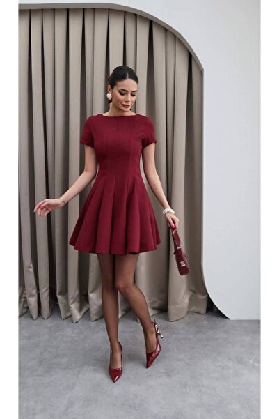 Monapera Minišaty s krátkym rukávom