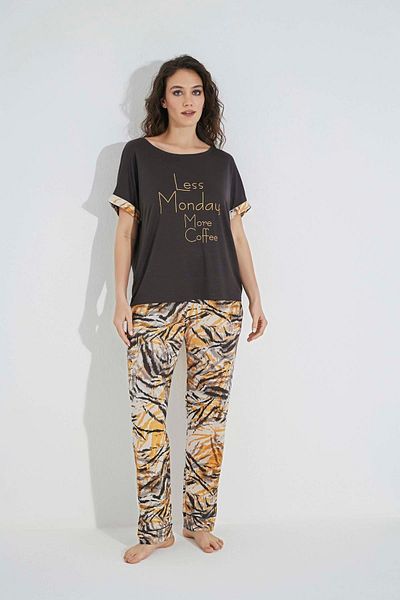 MONAMİSE Patterned Short Sleeve "Less Mondey More Coffee" Pajama Set