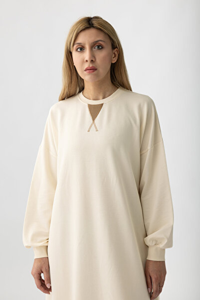 Suede Style 5612 - 2 Жіноче плаття з коміром з двома нитками