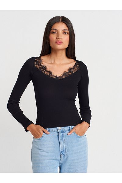 Dilvin 31782 Lace Trim Long Sleeve Top-Black