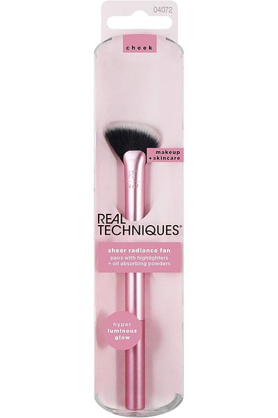 Real Techniques Sheer Radiance Fan Makeup Brush, For Highlighter Facial Oil Absorbing Powders