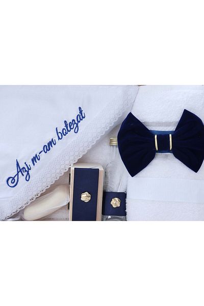 Recostore Trusou brodat cu "Azi m-am crestinat" , 7 piese, bleumarin, REC2292