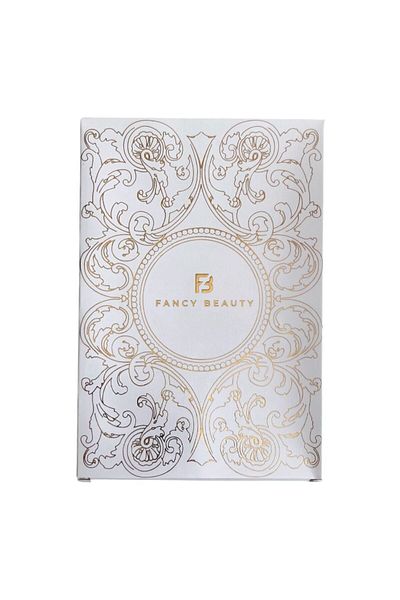 Fancy 5-layer makeup palette that includes all your beauty tools in one elegant and practical design.