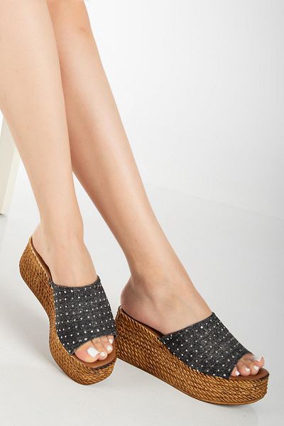 SUİNS SHOES Παντόφλες με πέτρινα αξεσουάρ μοντέλου Suins Serry