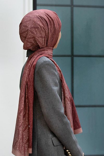 Vissona Luxury Medina Silk - Μπαρόκ μοτίβο, μαύρισμα χρώμα, χωρίς ρυτίδες Moss Crepe Τύπος ραφής, ιταλικό ραμμένο σάλι