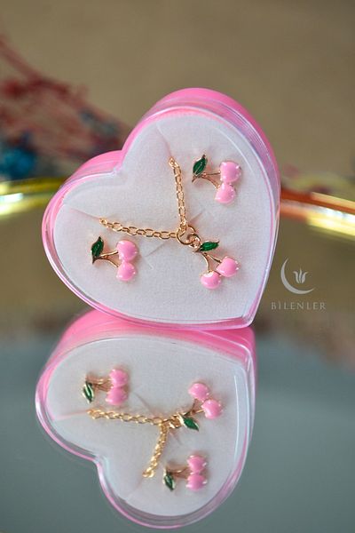 Bilenler Girl's Necklace and Earring Set – Heart in Plastic Box (Mixed Pattern) 1 Piece