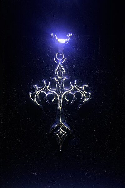 TChicora Siyah Metal Detaylı Gotik Erkek Motifli Kolye