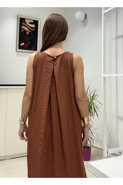 Şamdan Μακρύ φόρεμα με λεπτομέρεια με λαιμόκοψη