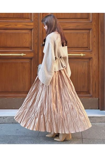 leyla sanat sanata yeni bir bakış açısı Leyla a New Perspective on Art Midi Length Pleated Satin Bronze Skirt