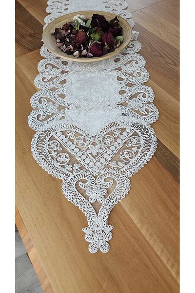 ZESA HOME Luxury French Lace Velvet Runner