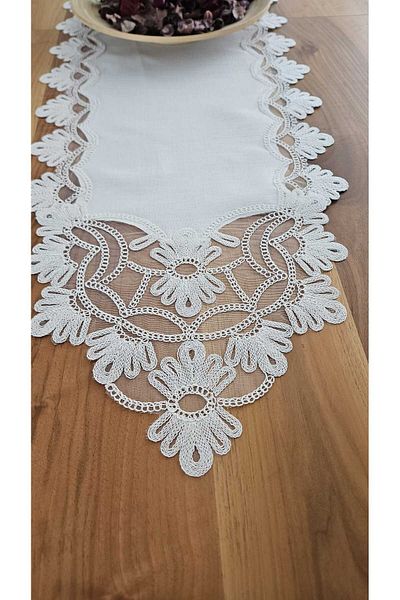 ZESA HOME French Lace Linen Gardeya Luxury Runner