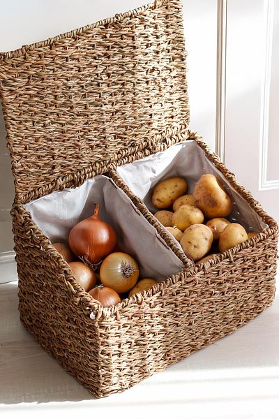 DECHAUS Clamshell Organizer Storage Box Natural Wicker with Iron Frame