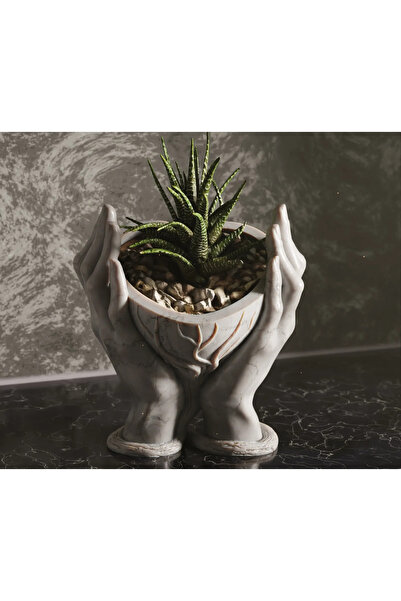 Car And More Vază modernă și elegantă în formă de inimă între mâini