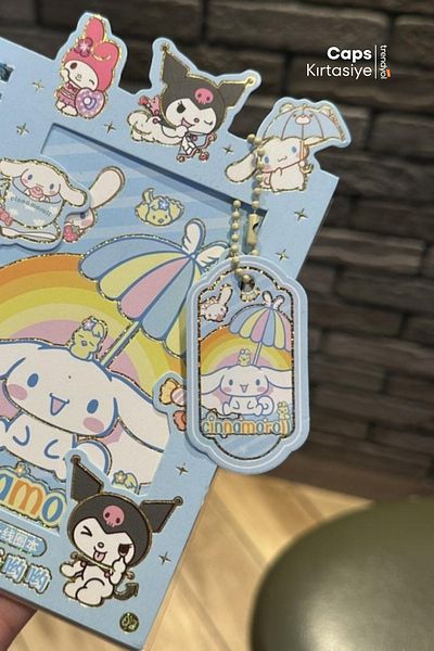 caps office Autocolant Kuromi & Cinnamoroll cu 2 brelocuri + Set caiet 16 coli Autocolant 8 coli Notă
