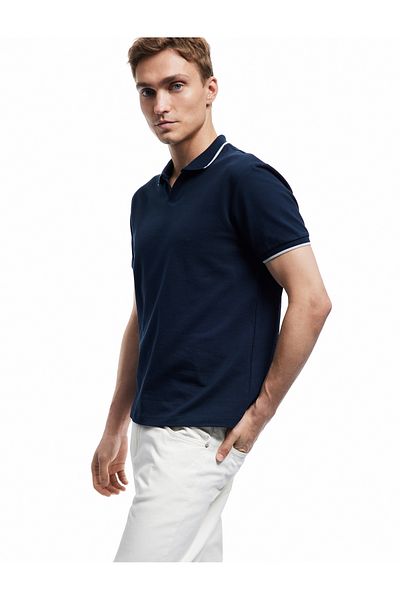 Koton Kurzärmliges Slim-Fit-T-Shirt mit Polokragen aus Baumwoll-Piqué-Stoff mit Kontrastdetails