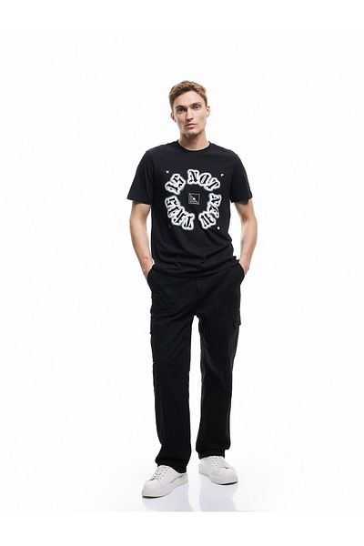 Koton Kurzärmliges T-Shirt mit Rundhalsausschnitt und Gothic-Print