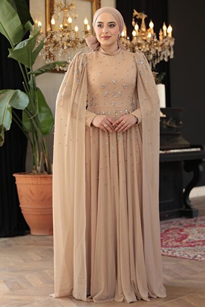 N.S NEVA STYLE فستان سهرة حجاب من فرو المنك بتفاصيل كيب 51171V