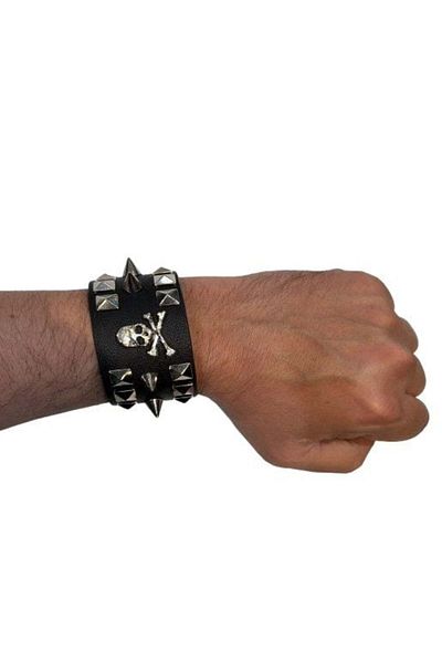 Metal Giyim Skull Pyramid Spike Detailed Bracelet