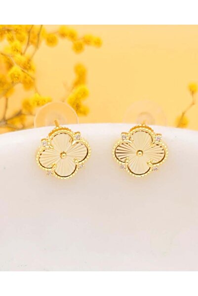 Nevoka Altın Renkli Yonca Çivili Küpe