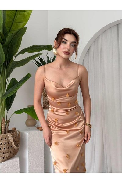 Moda Asmira Dora Flower Detailed Dress