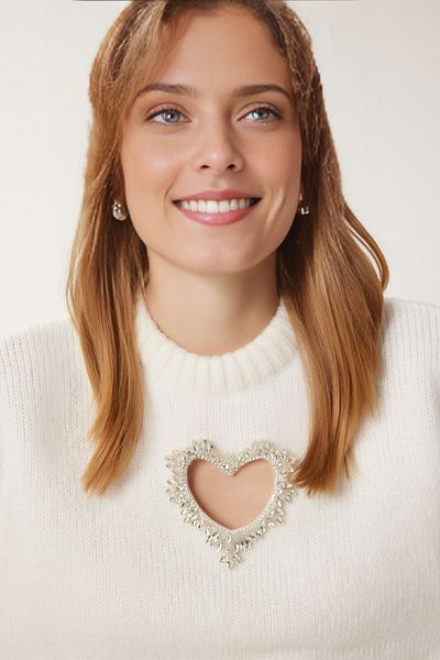 KURGAN TEKSTİL Women's Stylish Stone Heart Detailed Crew Neck Soft Knitwear Sweater