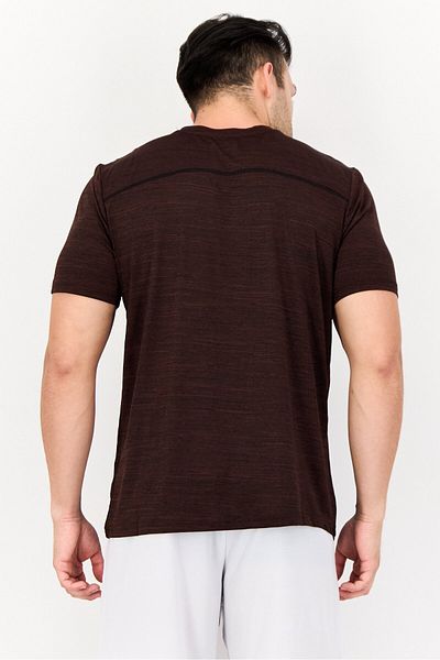 SKECHERS Men Sportswear Fit Short Sleeves Training T-shirt, Brown