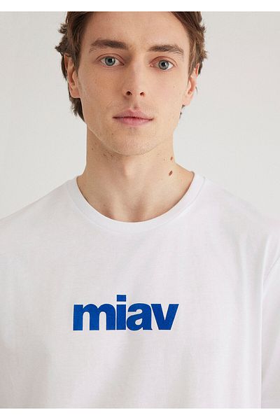 Mavi Miav εμπριμέ λευκό μπλουζάκι με κανονική εφαρμογή / κανονική κοπή 067153-620