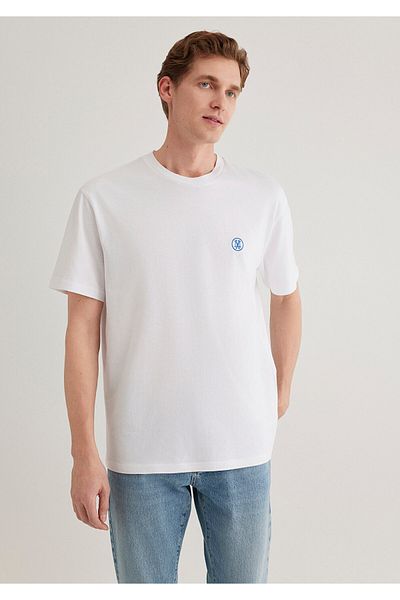 Mavi Weißes T-Shirt mit Siegellogo-Stickerei, lockere Passform / lockerer, bequemer Schnitt 067074-620