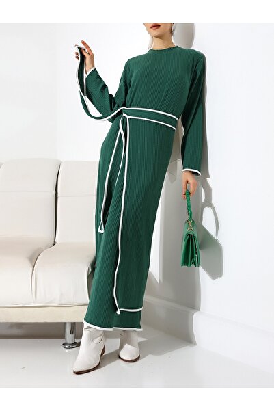 HİJABAYA فستان كريب محبوك بياقة واقفة وخصر مربوط من قطعتين