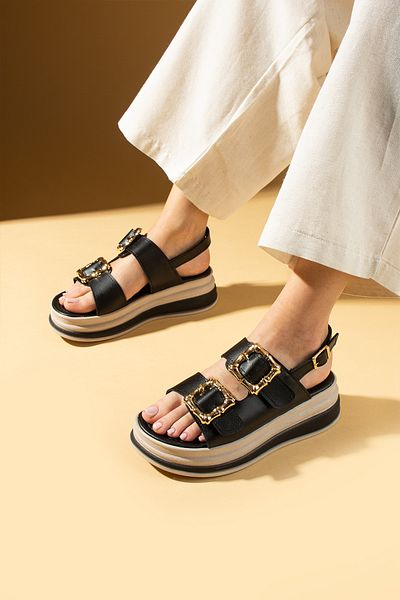 Pembe Potin Women's Black Anatomical Comfortable Sole Daily Buckle Stylish Conford Sandals