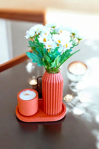 Milinza Daisy Themed Set of 3 Vase, Plate, Candle and Artificial Flowers (Including Flowers)