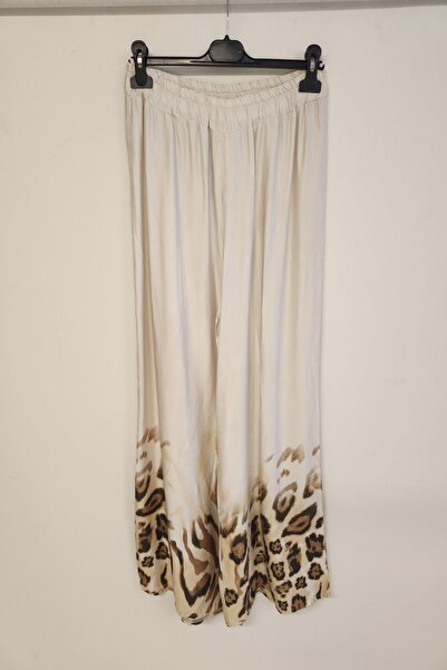 della moor Women's Beige Italian Leg Leopard Pattern Wide Leg Satin Trousers