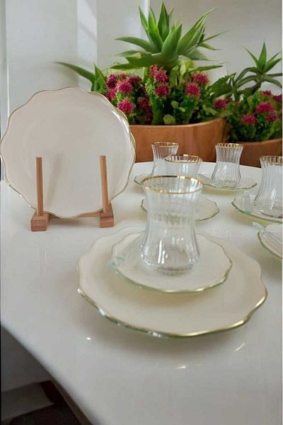 ariana sytle 24 Pieces Gilded Tea Cake Set for 6 People 03