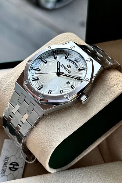 Homies Men's Wristwatch with Day and Calendar Display with Gift Box and Bracelet as a Gift .Hmmys40