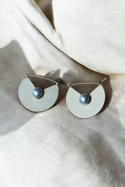 MIRADA JEWELRY Vintage Pearl Design Earrings