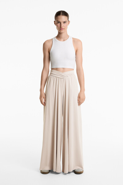 Oysho Modal içeren kumaşlı V şekilli belli extra wide dökümlü pantolon