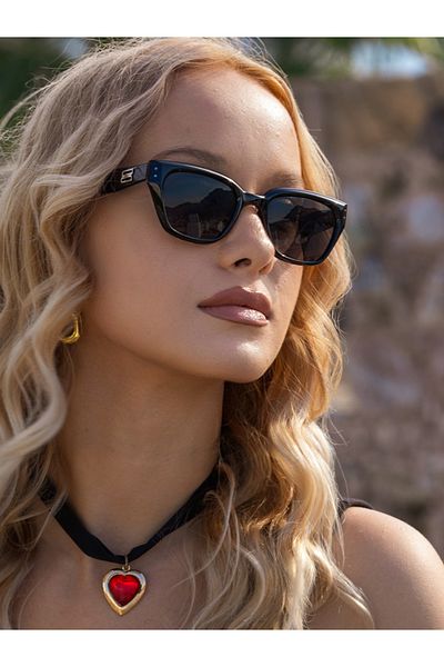 Angel Eyes Geometric Design Black Bone Frame Black Glass Women Sunglasses Ce Certificated Uv400 Protection