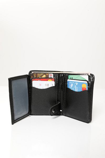 Fjellor Men's Black Vegan Leather Vertical Sports Wallet