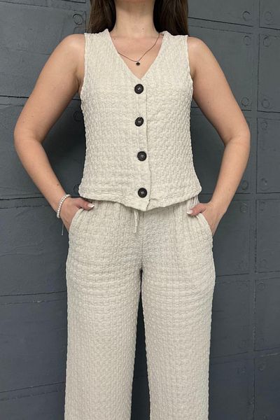 Sorridi Seersucker V-Neck Buttoned Sleeveless Vest Pants Set of 2