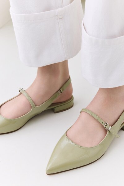 Yaya by Hotiç Women's patent green adjustable buckle flat shoes