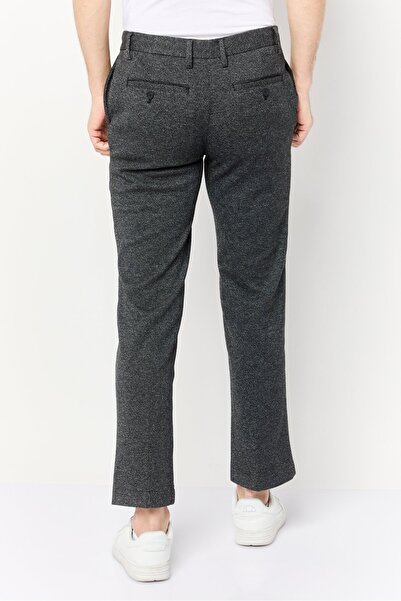 CELIO Men Loose Fit Textured Chino Pants, Black