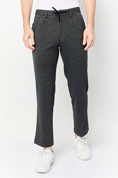 CELIO Men Loose Fit Textured Chino Pants, Black