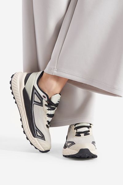 Hunter woman hiking shoes 5903419654312 Beige