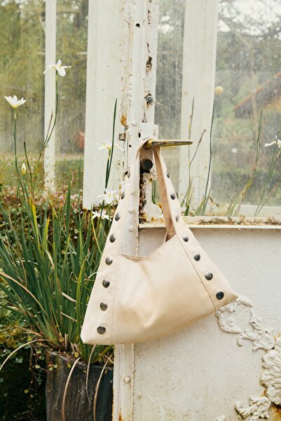 Pull & Bear Zımbalı omuz çantası